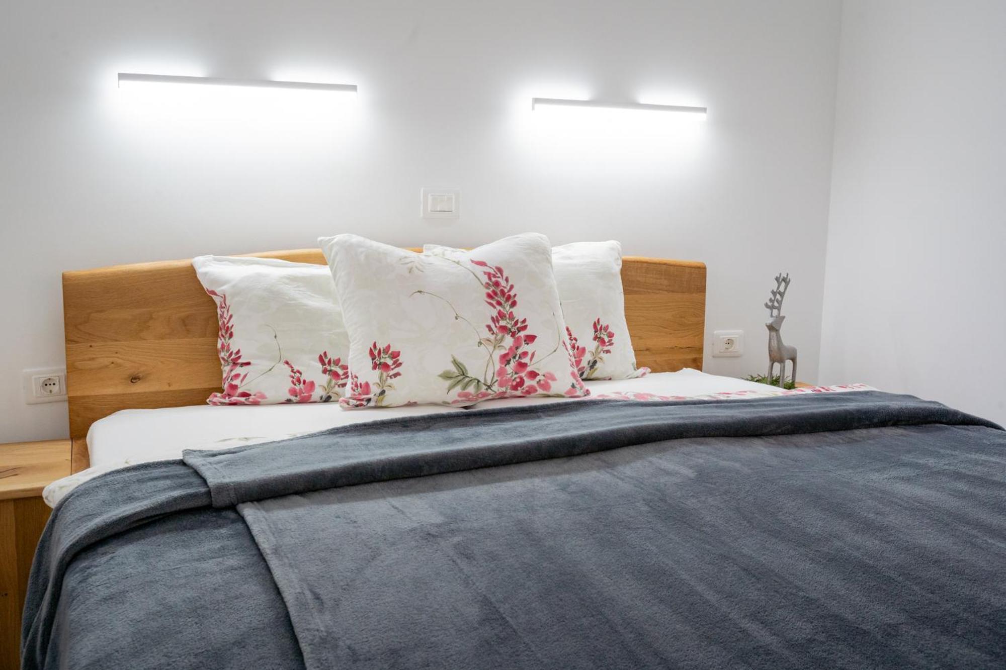Apartments And Rooms Natasa 2 Trenta Room photo