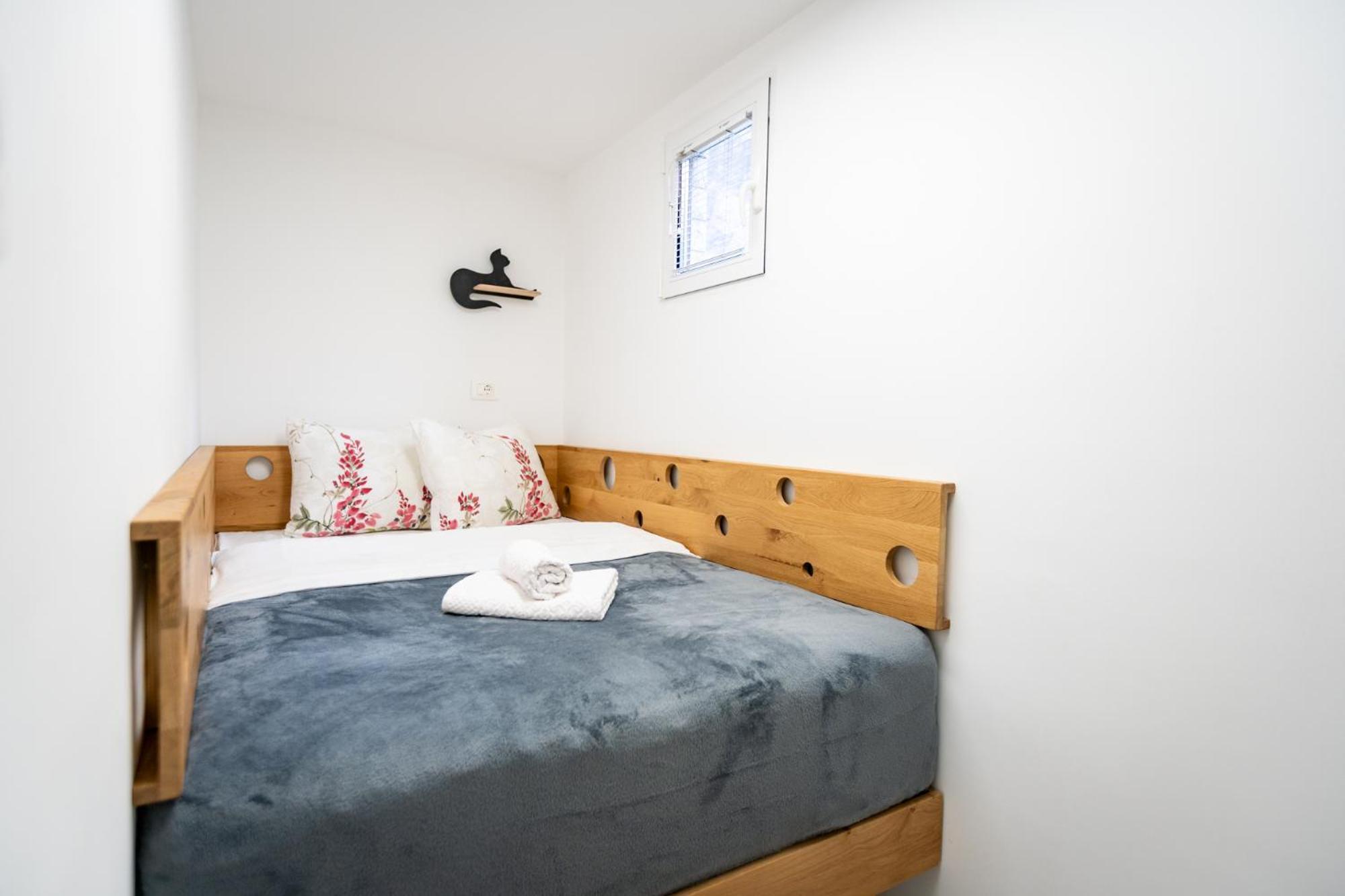 Apartments And Rooms Natasa 2 Trenta Room photo